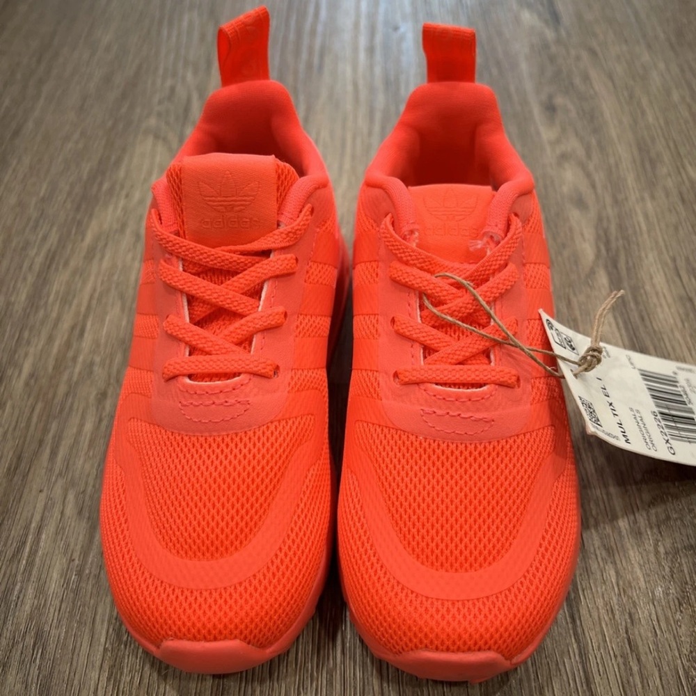 Adidas size 7 kids sneakers